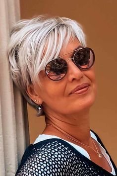 Short Hairstyles For Over 60 With Glasses: Chic Options